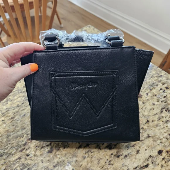 Wrangler Black and Red Women's Bag - Picture 5 of 5